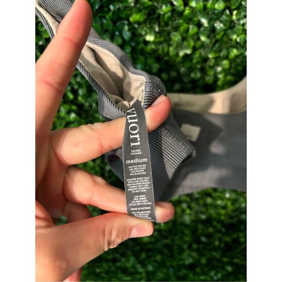 Vuori Gray Daily Bra Sz Medium - Picture 4 of 4